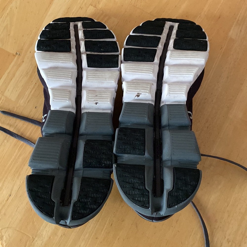 On cloud flow men’s running sneaker - Picture 4 of 5